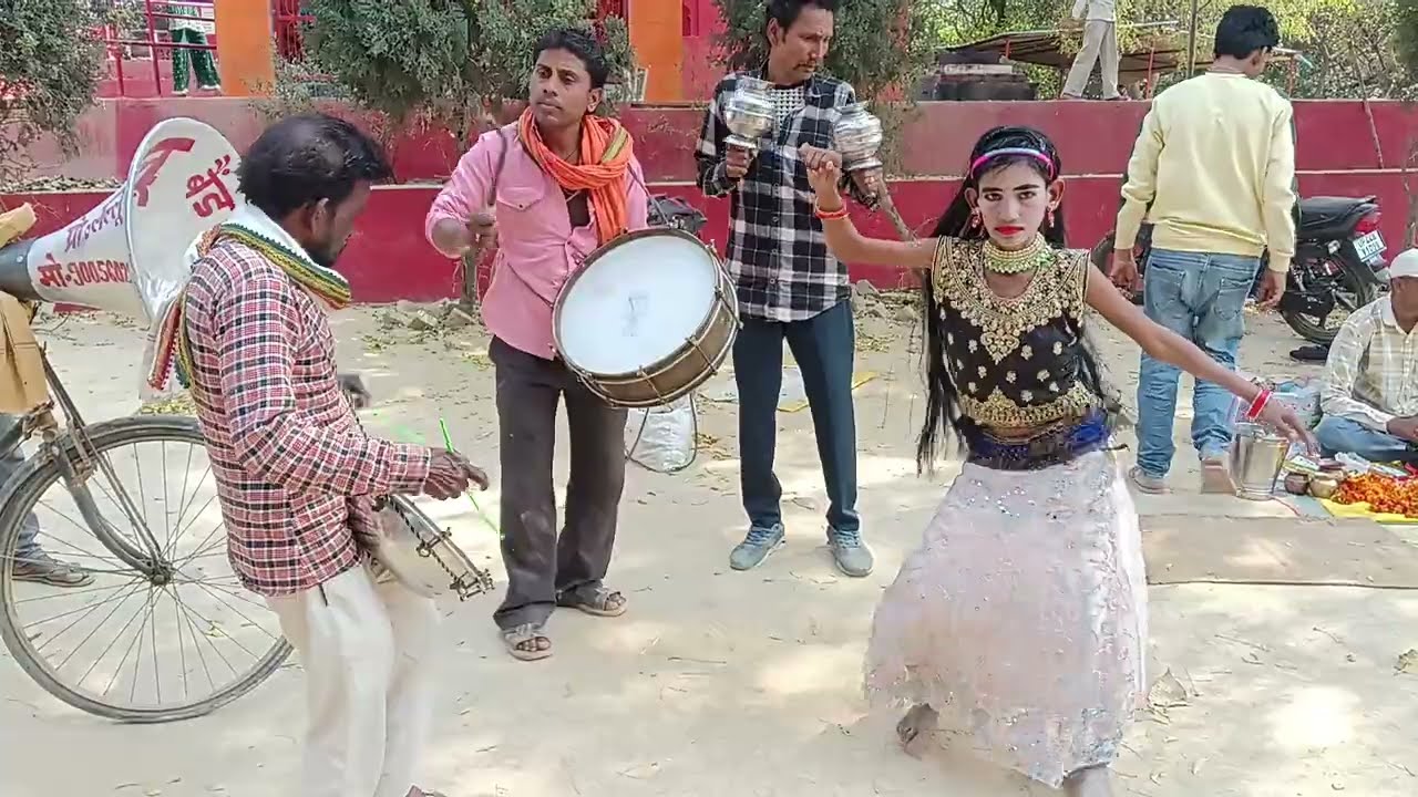 गौरी शंकर धाम पर बैंड बाजा की बारात जबरदस्त बैंड बाजा कीडांस 🥀 🥀 🙏 ✅ 🥀 🥁#ekmotahathighumechala 