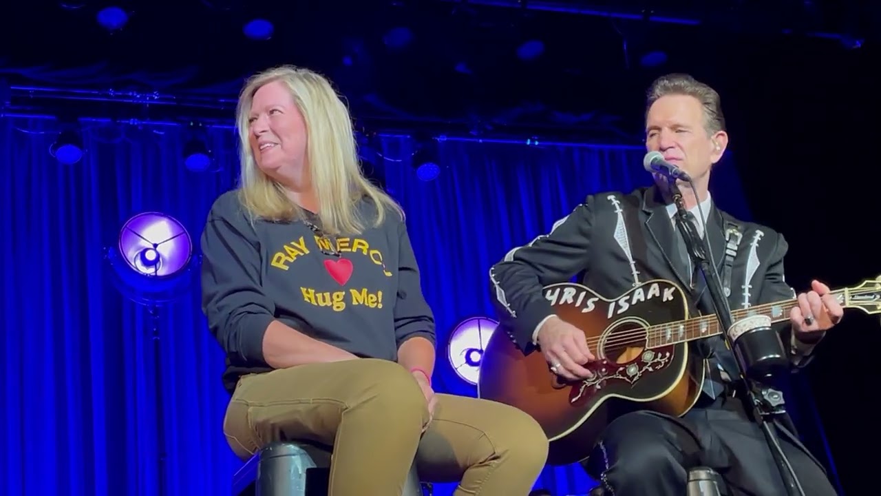 Chris Isaak with fan In Chattanooga 8/13/2025