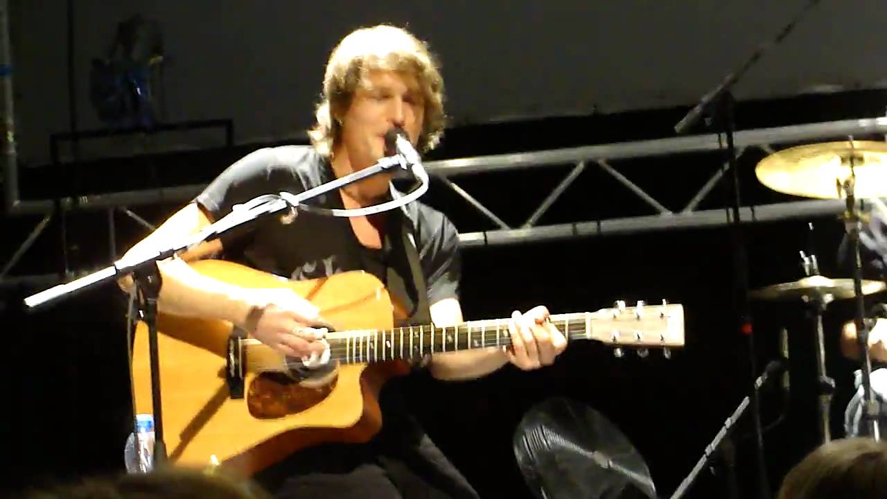 Sunrise Avenue - Bye Bye + The Way You Make Me Feel ACOUSTIC (Helsinki, Korjaamo 10.4.10 1st gig)
