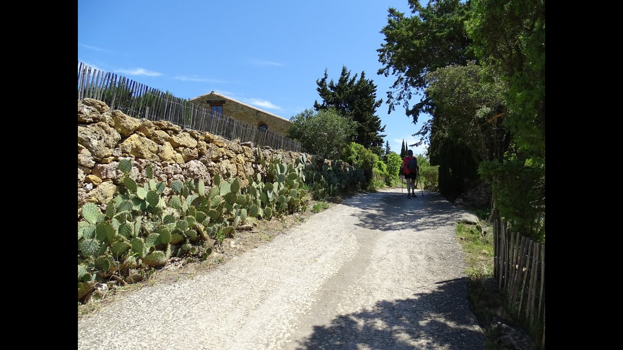 Le Moulin de la Cascade et Les Pausades depuis Durban-Corbières