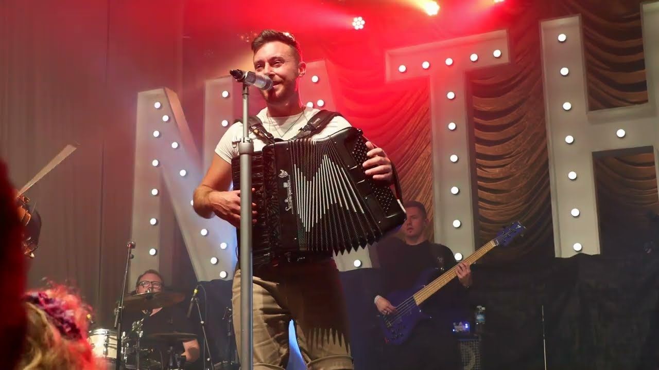 Nathan Carter - Carter On The Costa 2023 - diddle ey dum dee, The Mountain Dew, Cotton Eye Joe,