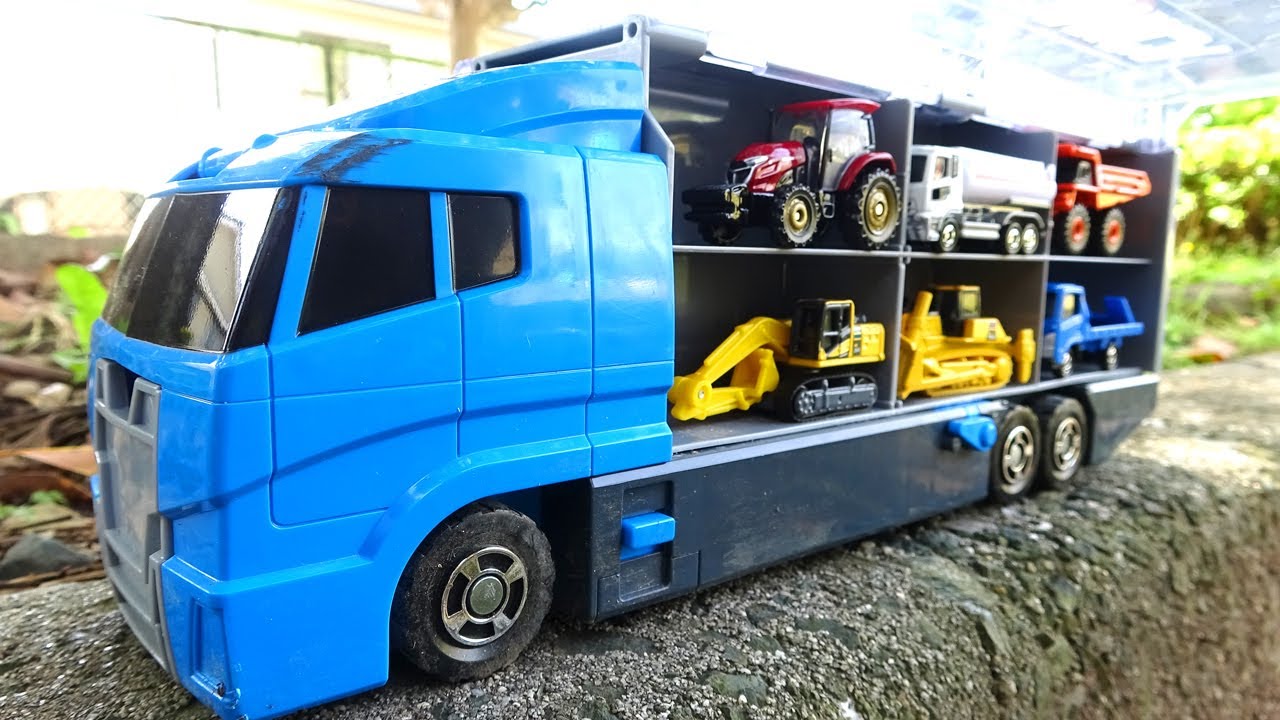 Cleaning convoy truck & 12 working minicars [Tomica]
