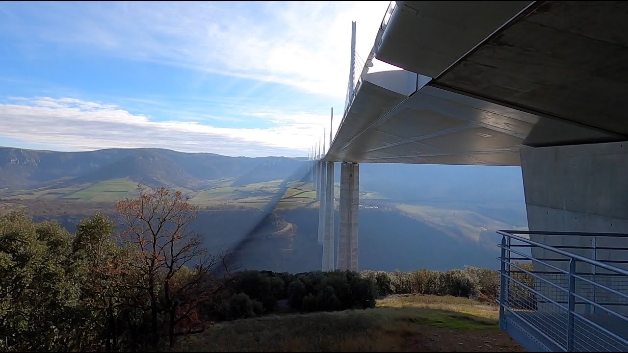 Randonnée zinzin reporter au Viaduc de Millau