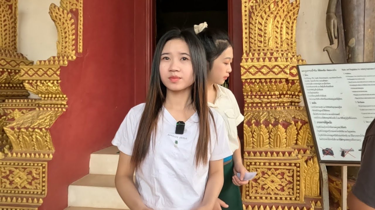 #น้องติน่า #สาวลาว ได้เห็นหอพระแก้วมรกต​ครั้งแรกในชีวิต​ ก้มกราบไหว้​อย่างศรัทธา​