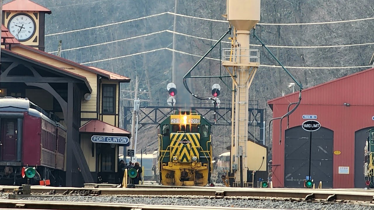 Reading & Northern's Winterfest Express, OSJT & JTOS, GP38-2s 2010 & 2011