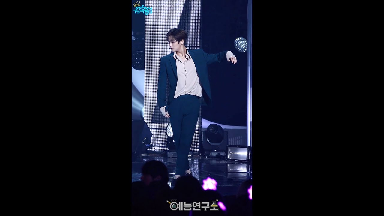[예능연구소 직캠] 아스트로 니가 불어와 문빈 Focused @쇼!음악중심_20171125 Crazy Sexy Cool ASTRO MOONBIN