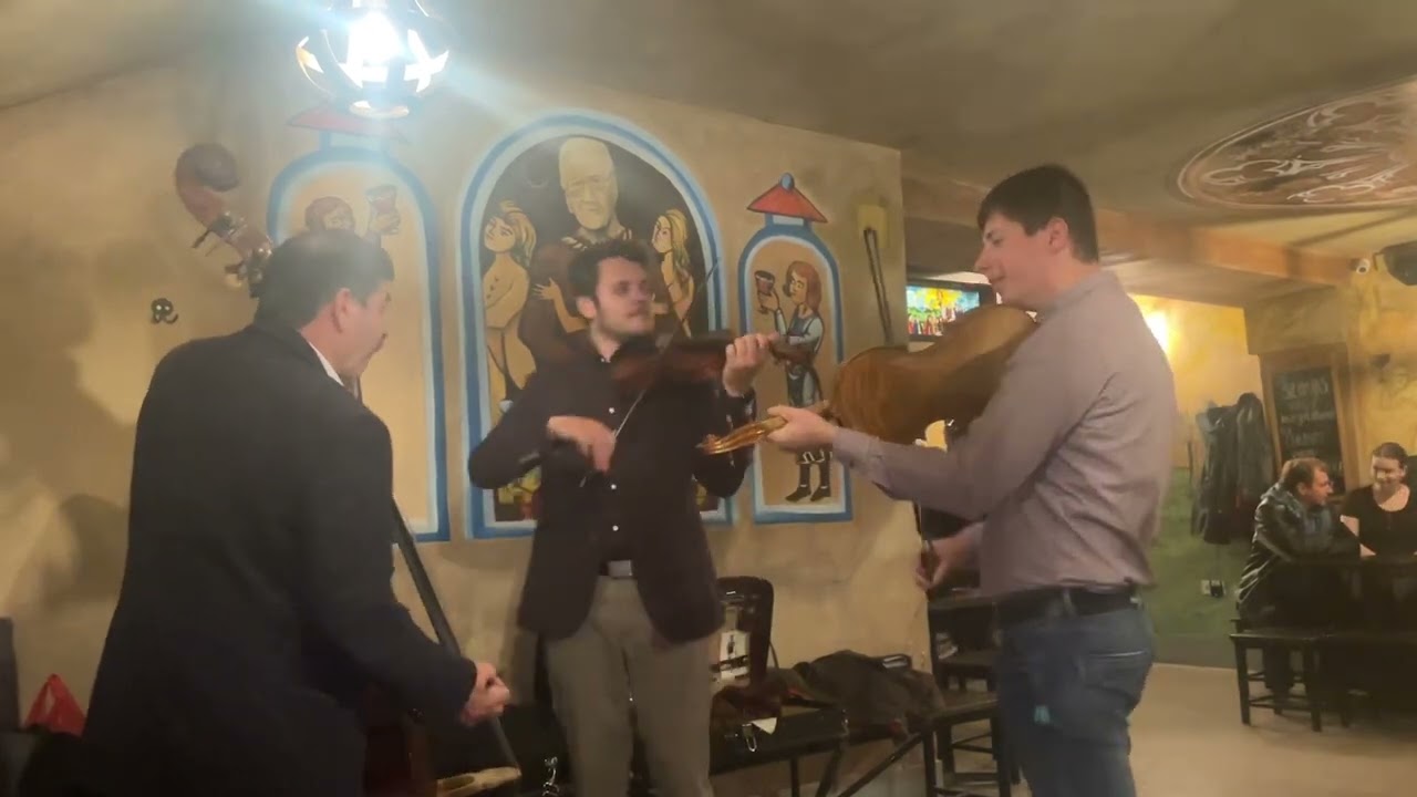 Ifj. Gelencsér János és zenekara - Barkósági muzsika