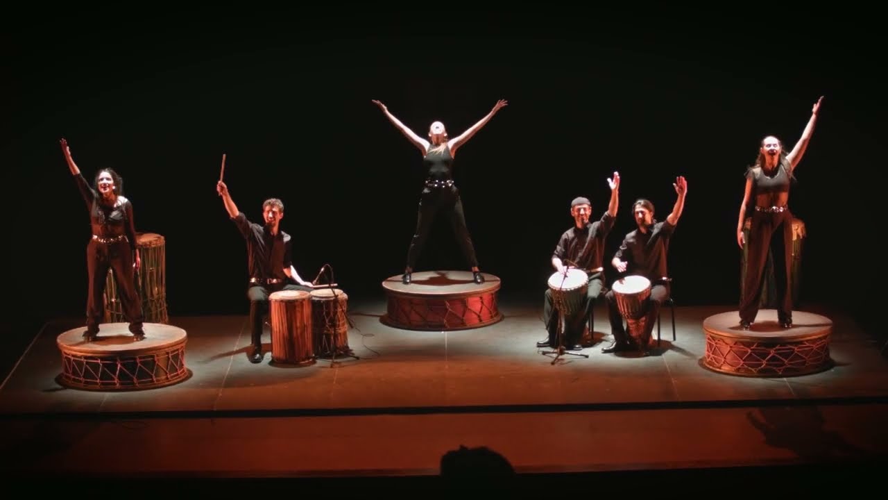 Camut Band Junior. Entre Peus i Mans - Between Hands & Feet - Entre Pies y Manos