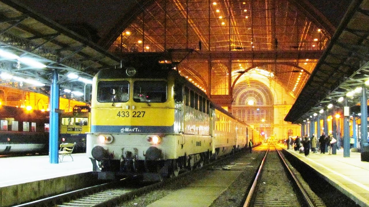 Venezia EuroNight indul utolsó útjára a 433 227-es Szilivel Budapest-Keleti pályaudvarról