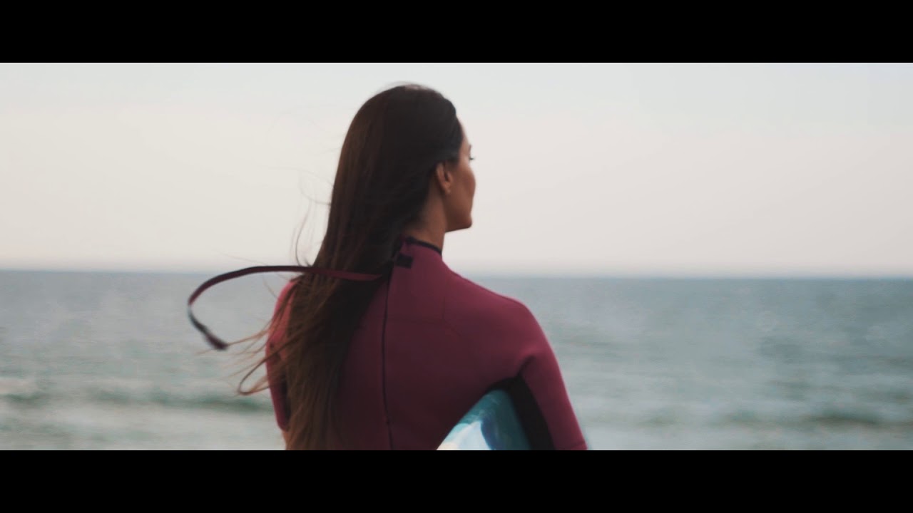 LOS TURISTAS - La Chica Surfera [OFFICIAL VIDEO]