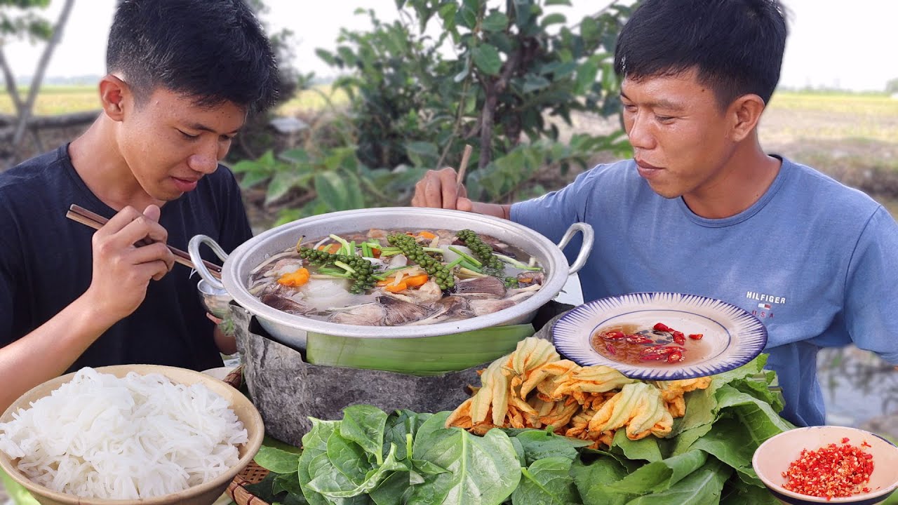 L&agrave;m Nồi Lẩu Bao Tử Heo Ngo&agrave;i Đồng Cực Ngon | VTNam Vlog #53