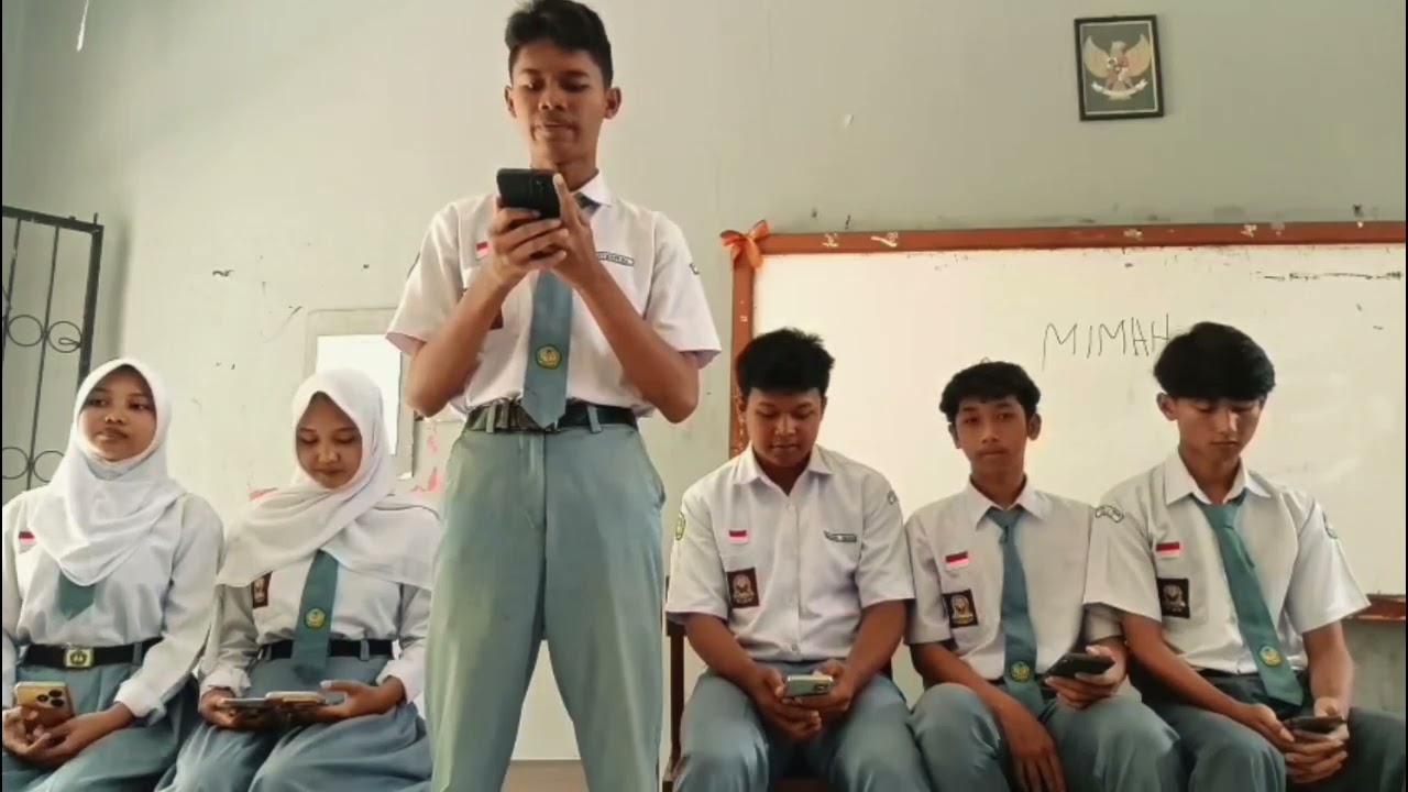 Musikalisasi Puisi_Kelas F2 SMAN 1 Lakbok