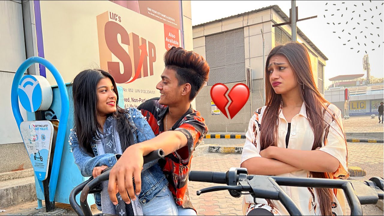 TOH YE HAI VISHAL KI NEW GIRLFRIEND ! || IGNORING HIM FOR A DAY || AAYU VLOGS