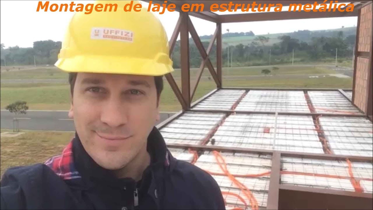 Montagem de laje na estrutura metálica.