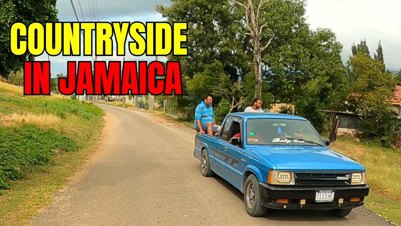 SANDAY BANK , TREASURE BEACH , ST ELIZABETH , JAMAICA , LUSH GREENERY