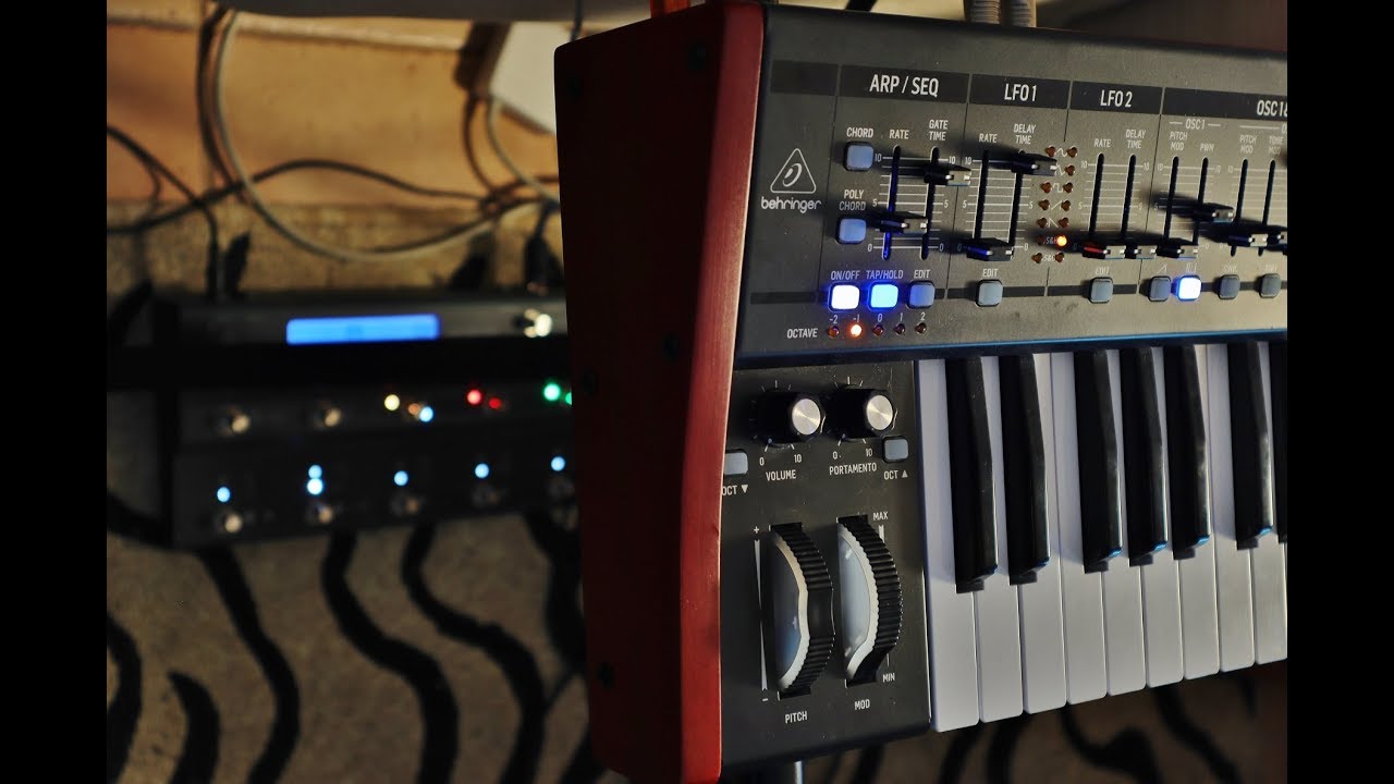Cosmosis Live Ambient - Deepmind 12    🎹 🎶❄️🎵❄️🎶 Behringer DM12