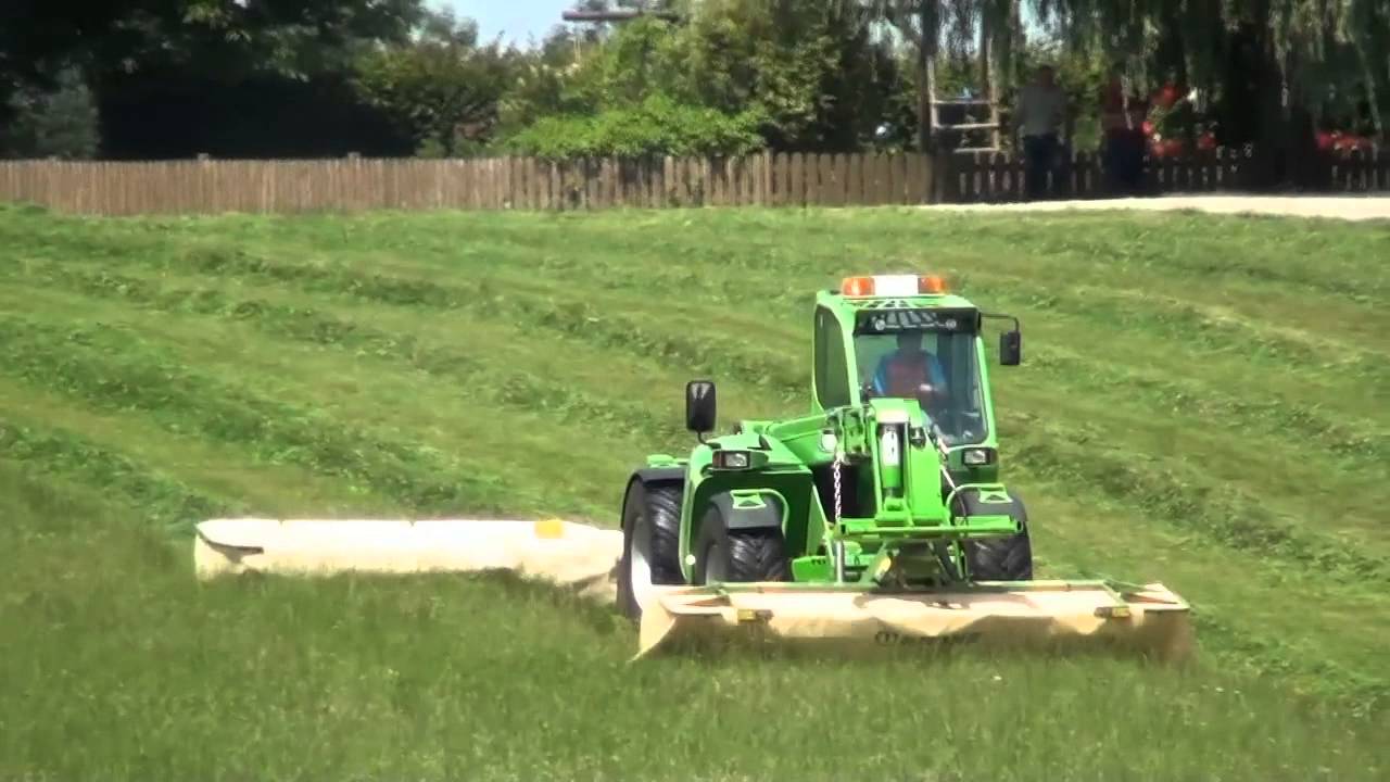 Merlo mit Krone Mähwerk
