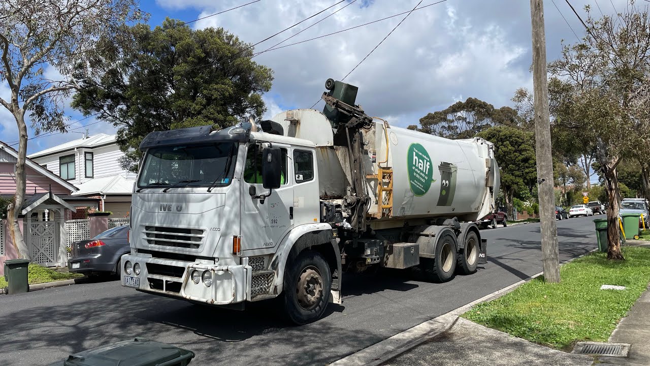 Darebin garbage 952