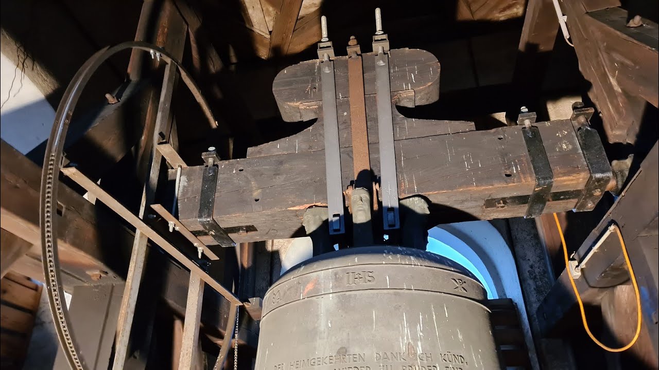 Hopfgarten im Brixental (Tirol-A) Große Glocke der Pfarrkirche zu den hll. Jakob & Leonhard