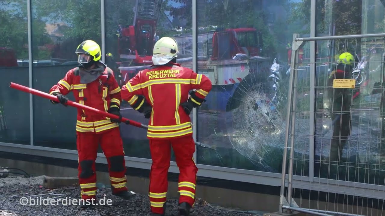 Kreuztaler Stadthalle ein Raub der Flammen