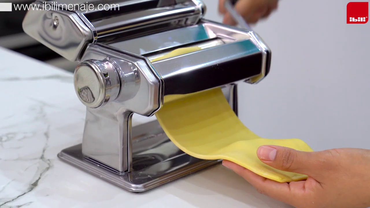 Tuto comment utiliser une machine à pâte avec un accessoire ravioli ?