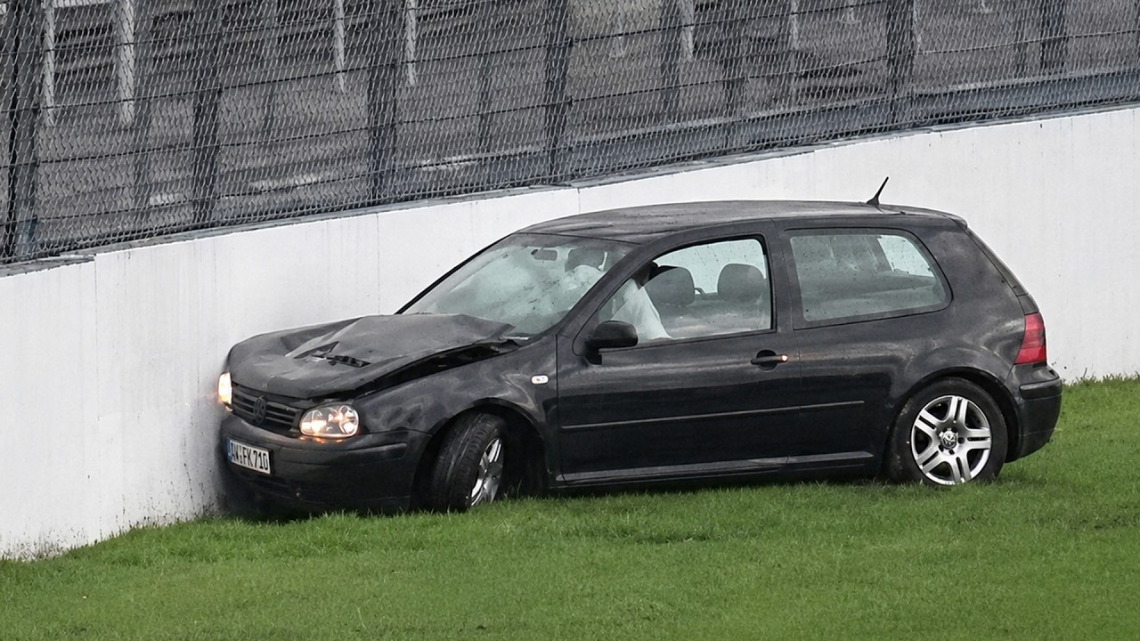 CRASH & FAIL Compilation Tourist Drives, Trackday & Motorbike Crashes & Fails Hockenheim Ring