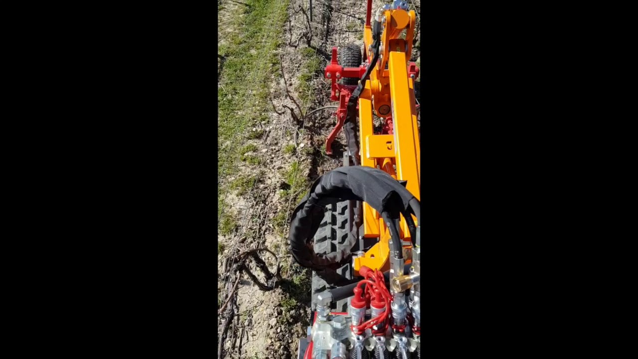 travail du sol au chenillard sur sol jamais travaillé