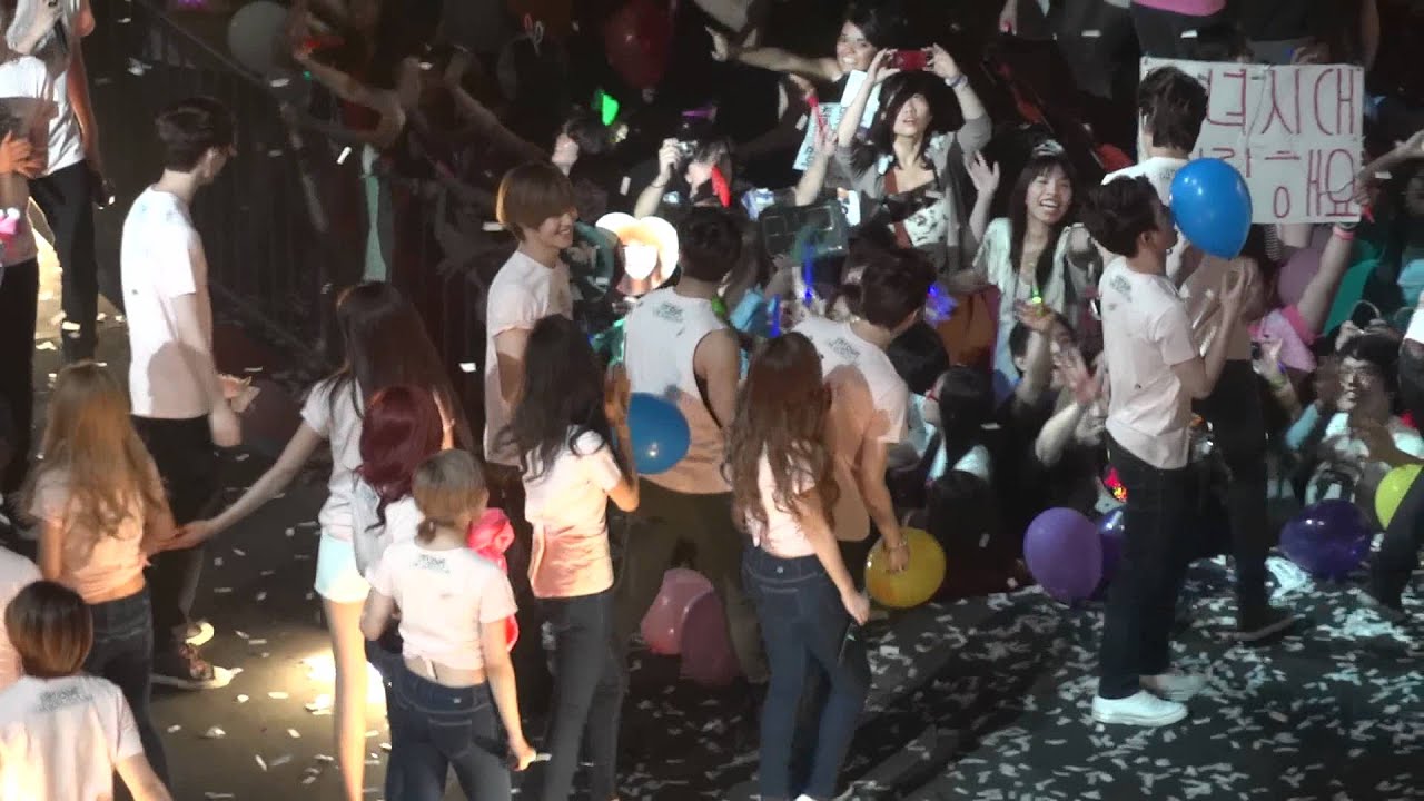 [FANCAM] SMTOWN 2012 Finale - Los Angeles/Anaheim