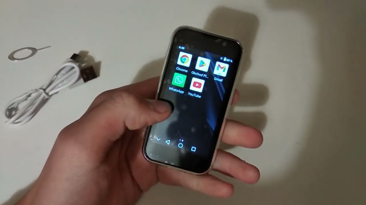 Nejmenší dotykový telefon Soyes XS18 Pro