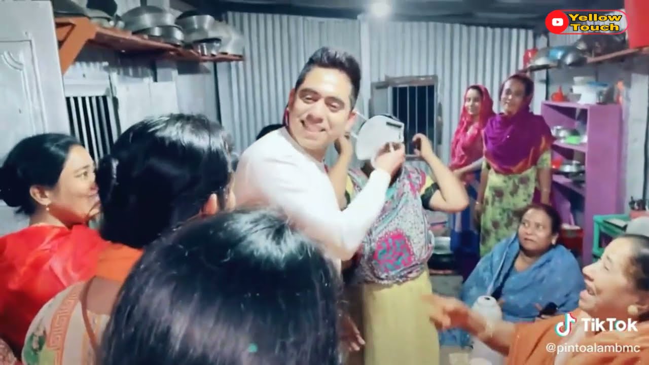 প্রবাস থেকে অনেক দিন পর এসে পরিবারের সবাইকে সাইপাইয দিল