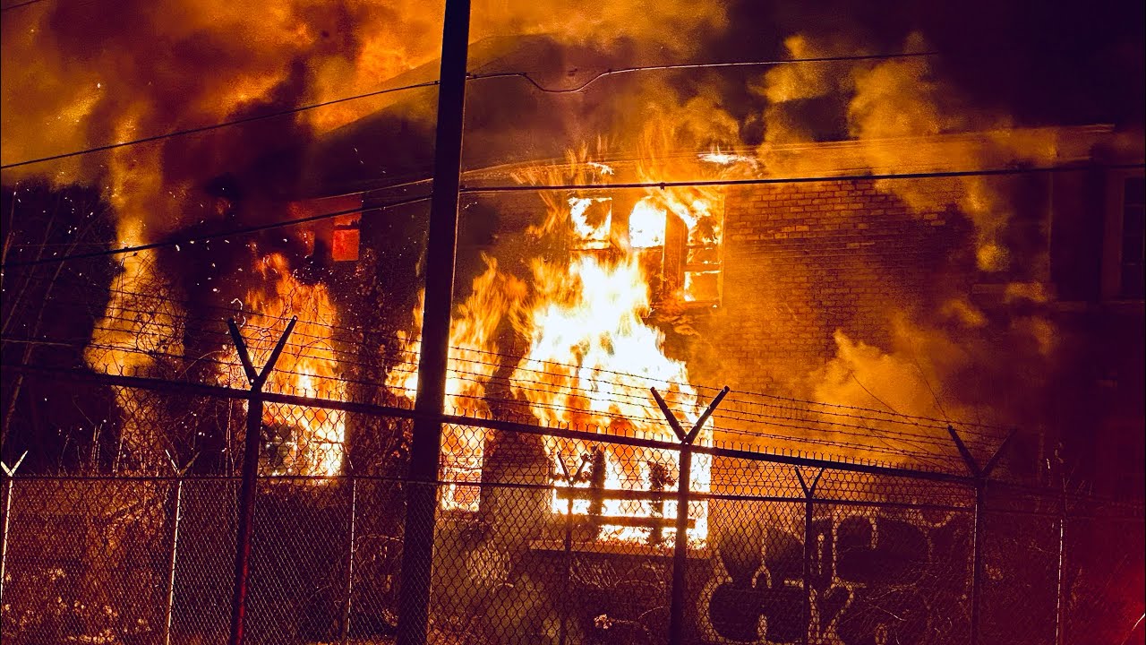 Highland Park Fire, Hamtramck Fire - Vacant 2 Flat (Grove & Hamilton Ave)