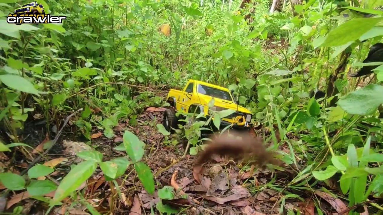 This RC Truck Carries a FULL LOAD Through Extreme Mud… UNSTOPPABLE! 18