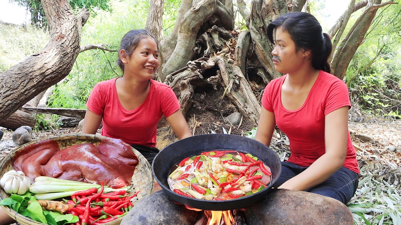 Cooking pork liver Delicious taste with chili for Lunch ideas