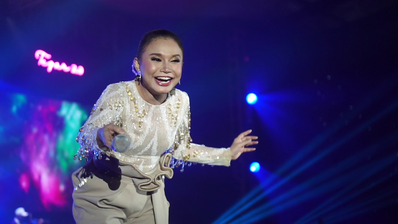LIVE KONSER Rossa TEGAR 2.0 di Surabaya Wanita Yang Kau Pilih