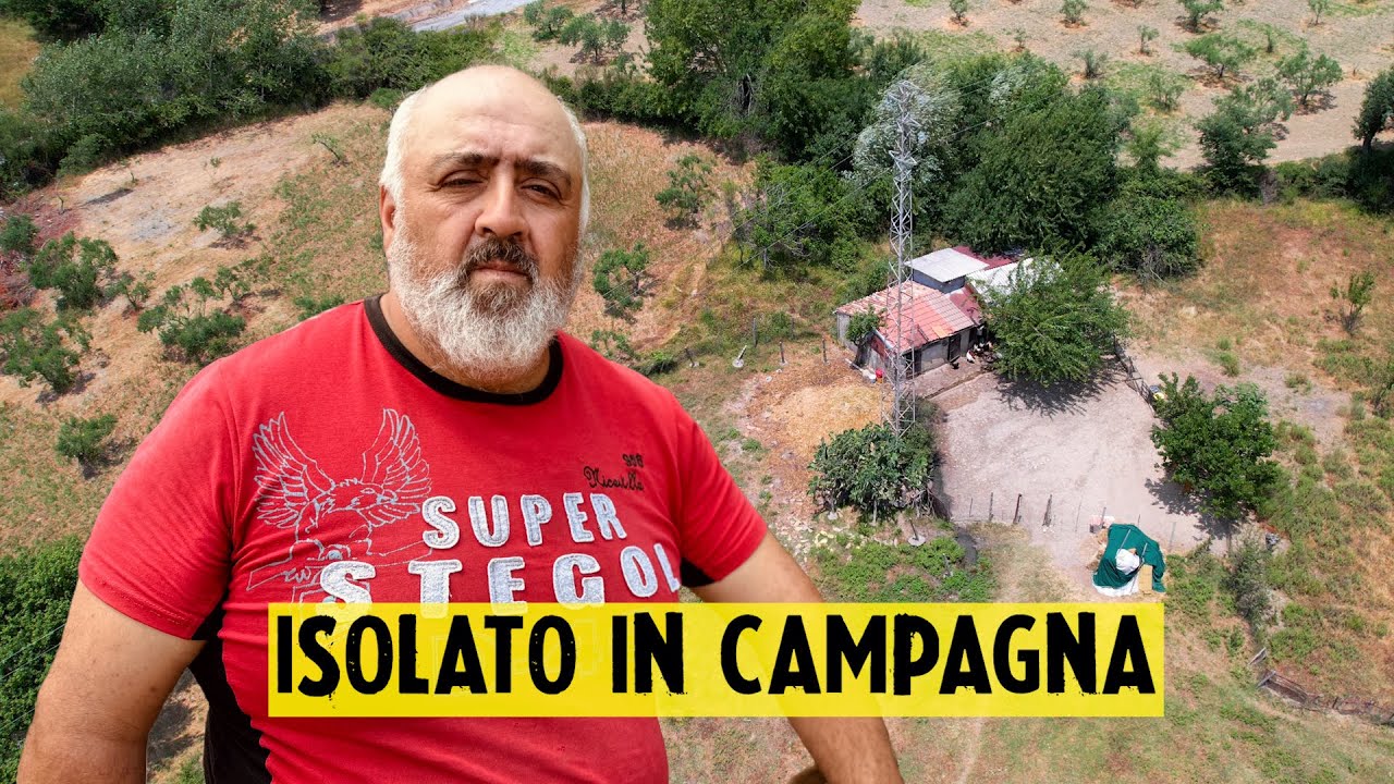 Il pastore che vive da solo in una campagna