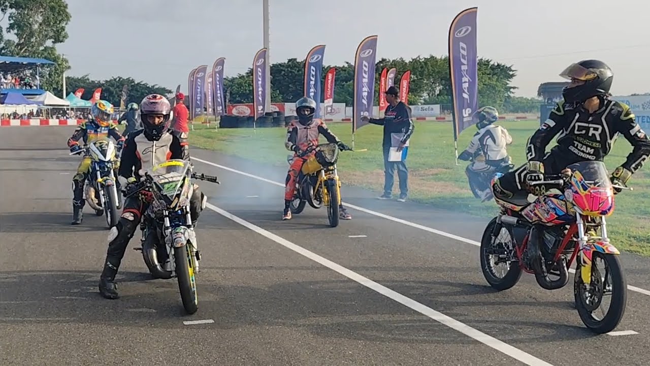 ME ENCANTA EL SONIDO DE LA MOTOCICLETA 135 CC A REGLA