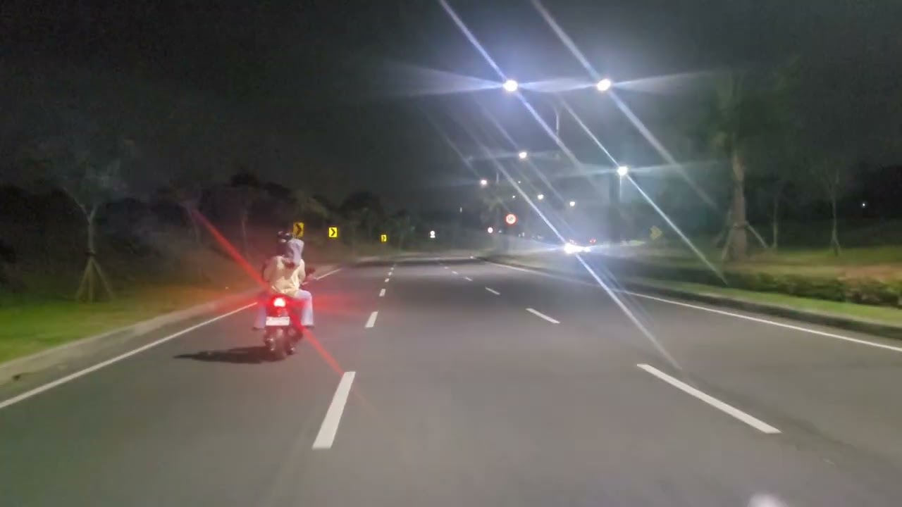 Berkendara Malam Hari 