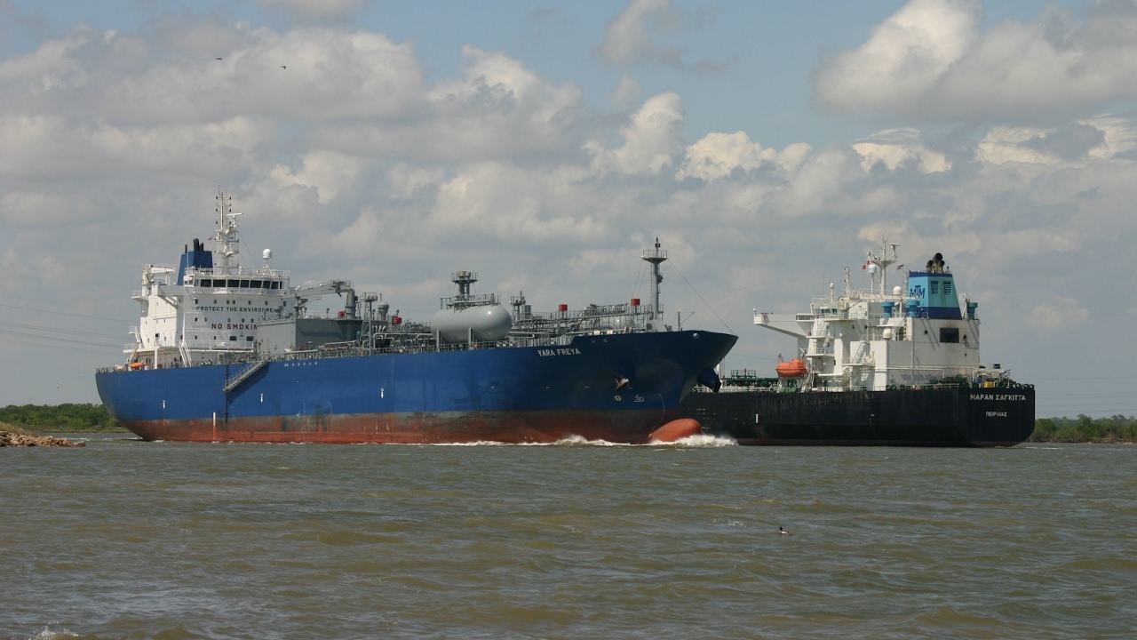 Shipspotting The Houston Ship Channel (Morgans Point, TX) 3-14-17