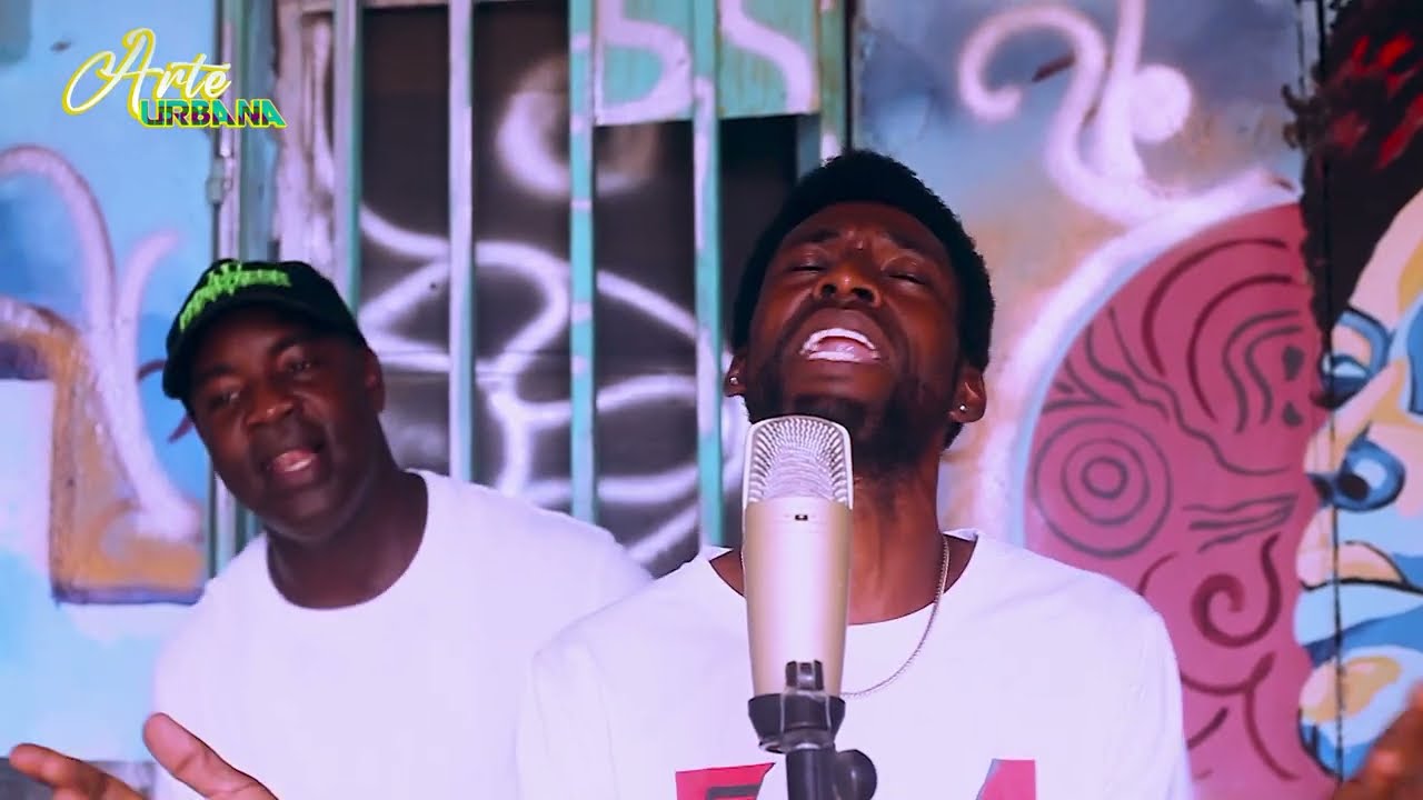 BOY MC Ft DADI PAXI - Angola Minha Terra (Performance)