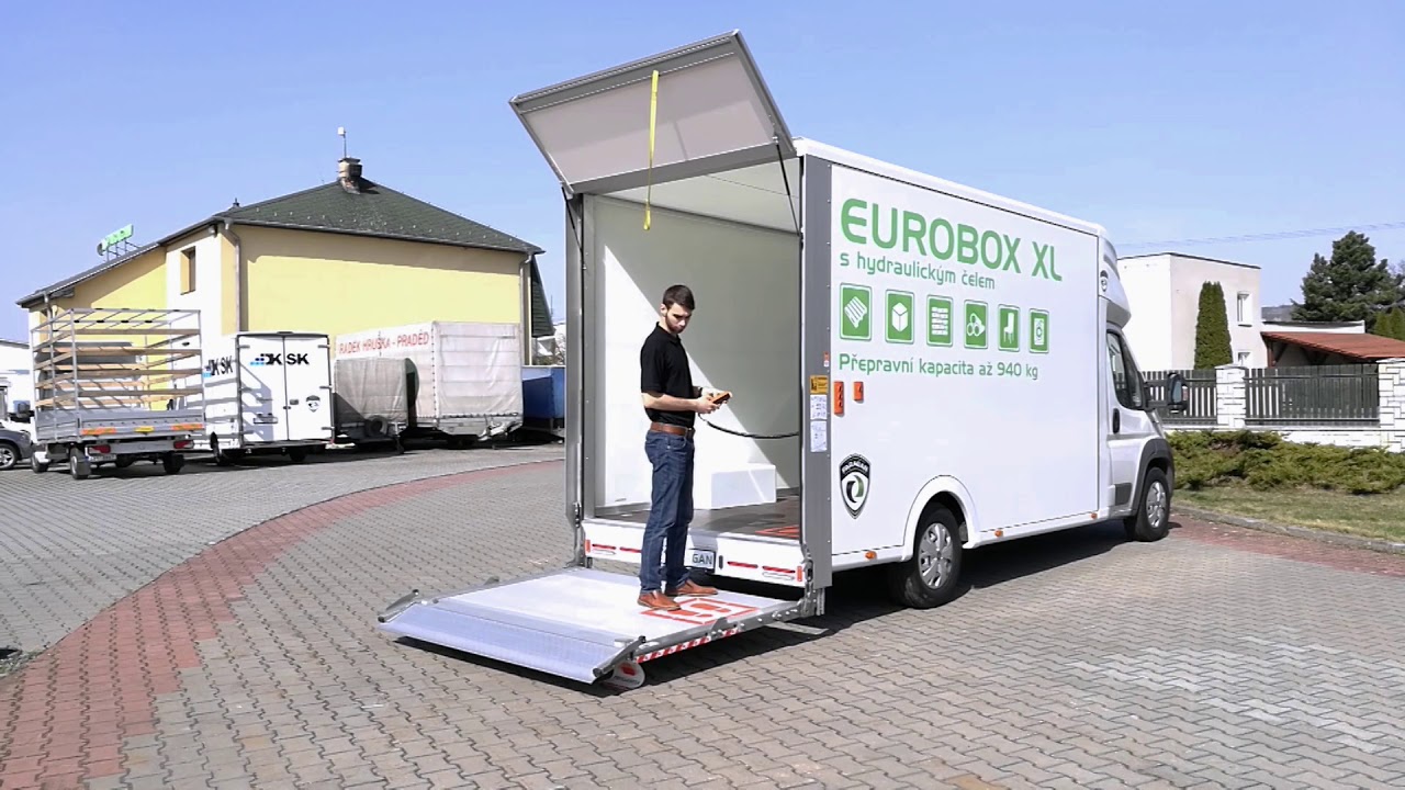 Eurobox XL s hydraulickým čelem na podvozku Fiat