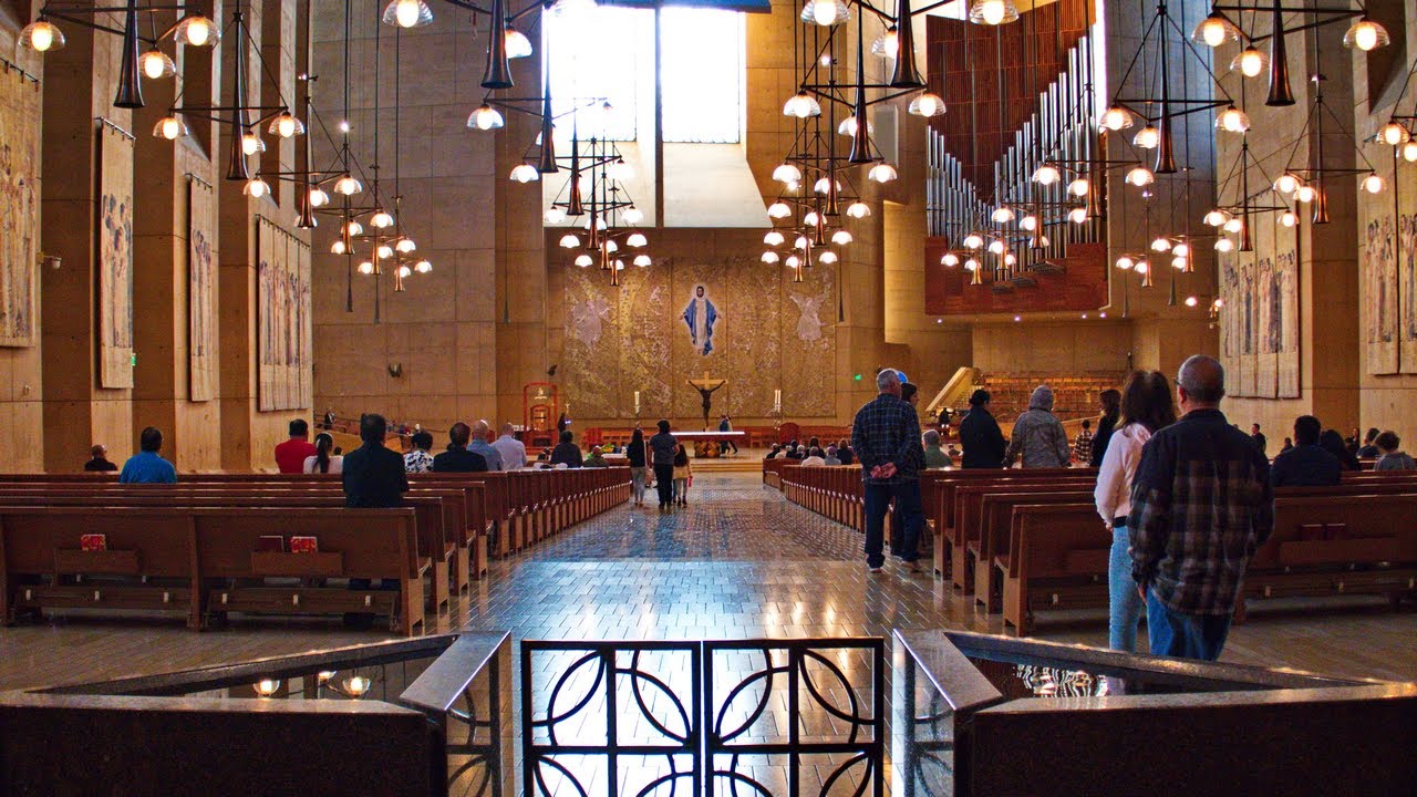 Cathedral of Our Lady of the Angels | Majestic Architecture & Sunday Mass in Los Angeles