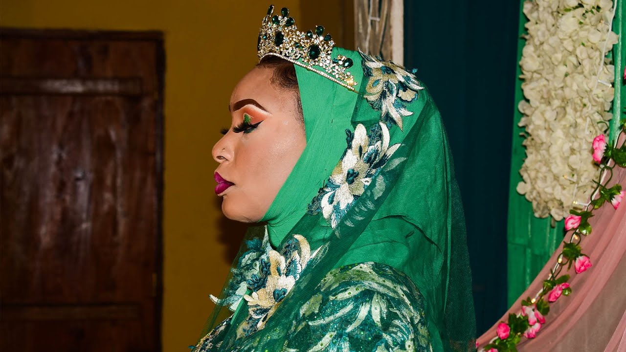 BIBI HARUSI AINGIA HOLINI - LADHA ASALI HUNOGA IKIPATA MRAMBAJI NYUKI WASIKUPE WOGA KUPATA UNOHITAJI