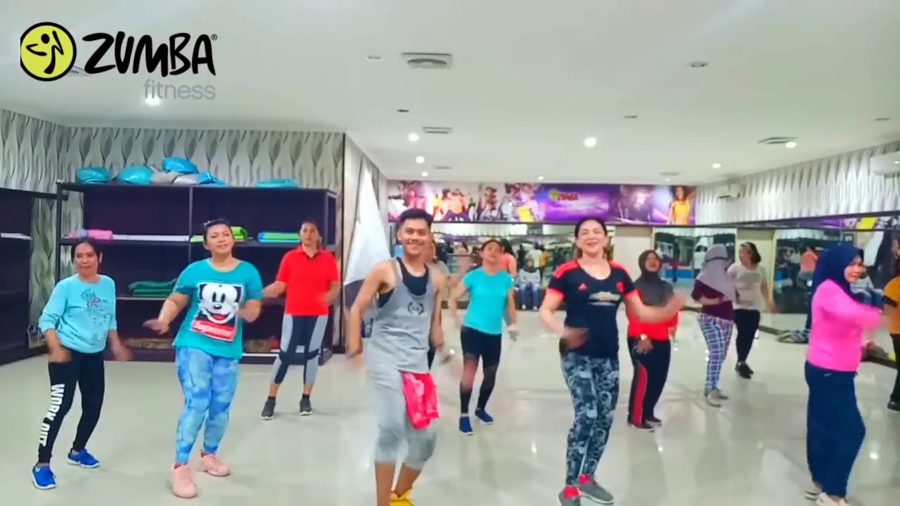 AKU MUNDUR ALON ALON    ZUMBA FITNESS    ZIN UTTA    LUWUK