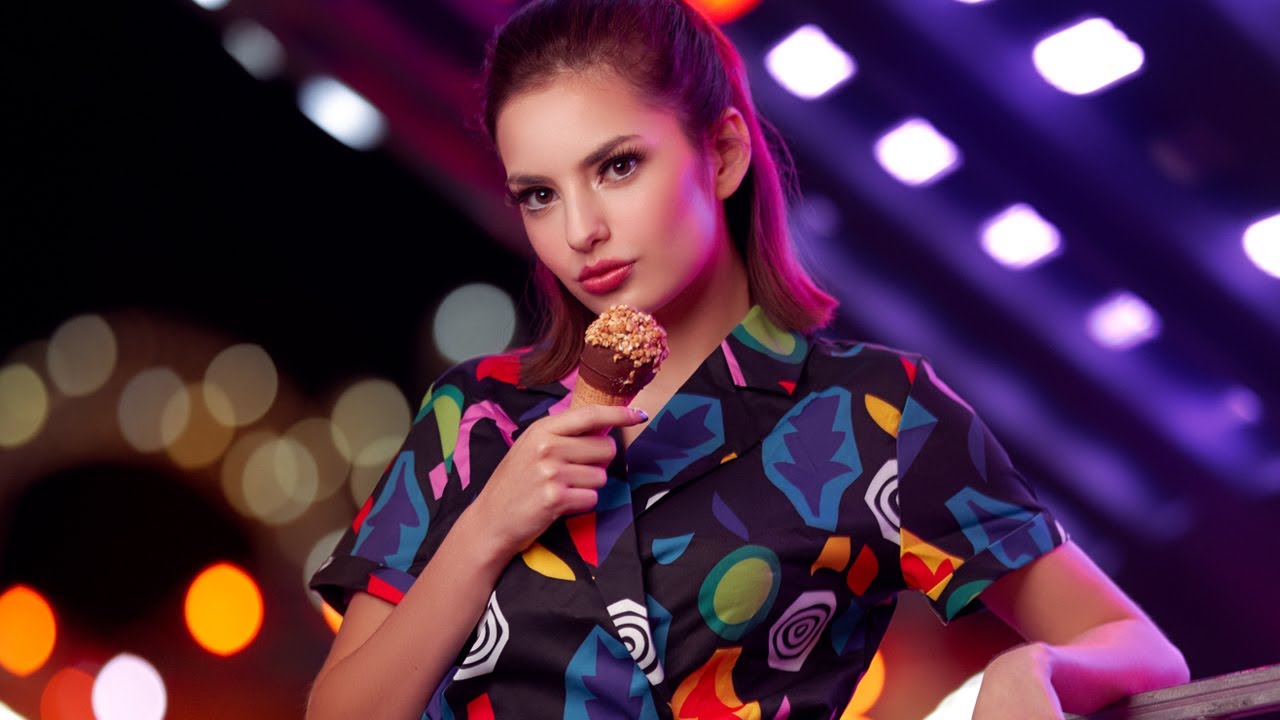 Godox AD 400 Pro - Night Portraits + Stranger Things Photoshoot