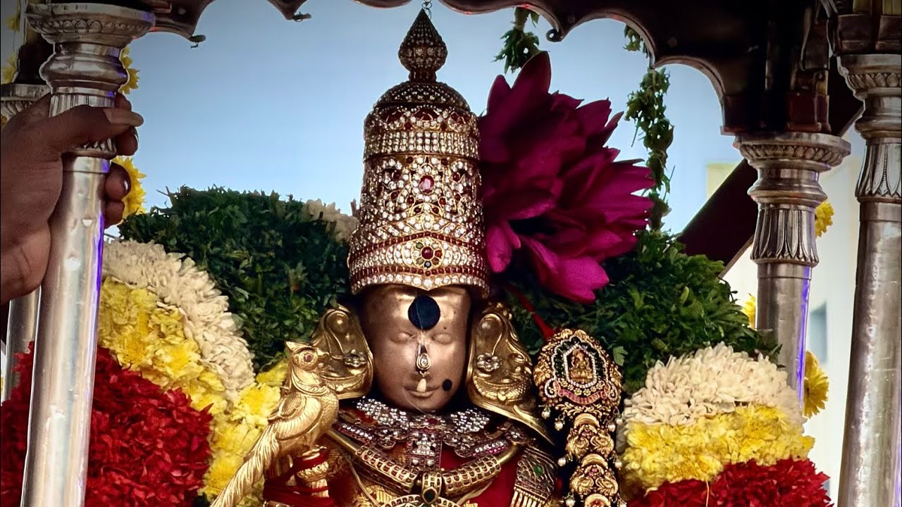 மதுரை மீனாட்சியம்மன் மார்கழி தைலக்காப்பு- திபாரதனை….