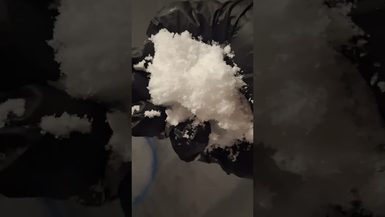 Handful of dry squeaky powdery ice #squealyice #drypowderyfrost #iceasmr