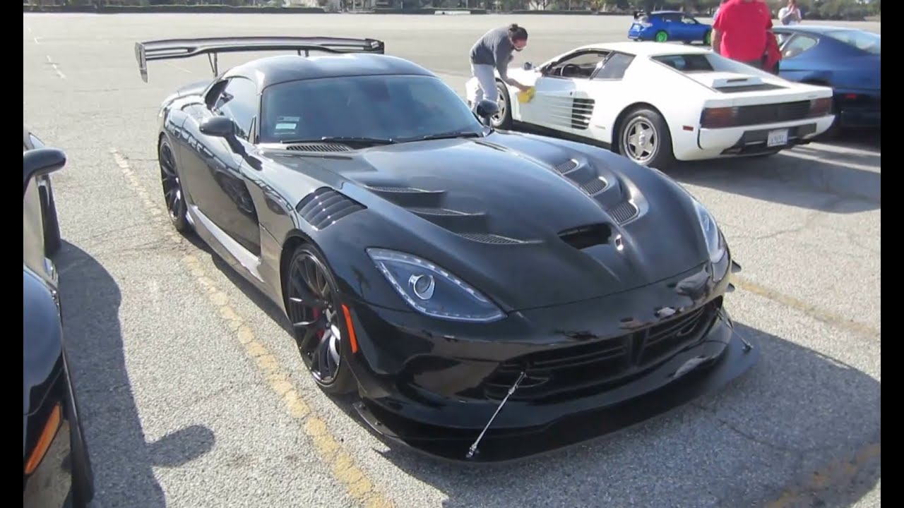 Dodge Viper ACR (startup, revving, driving)