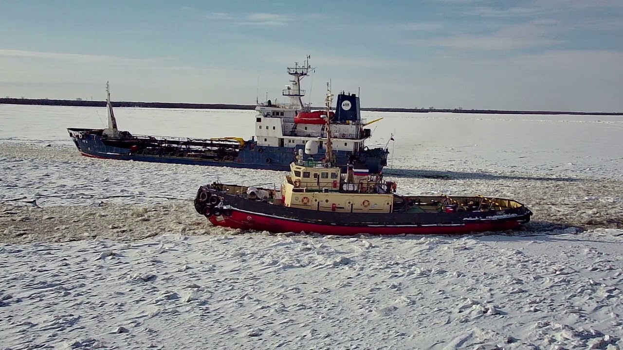 Проводка во льдах танкер Луга