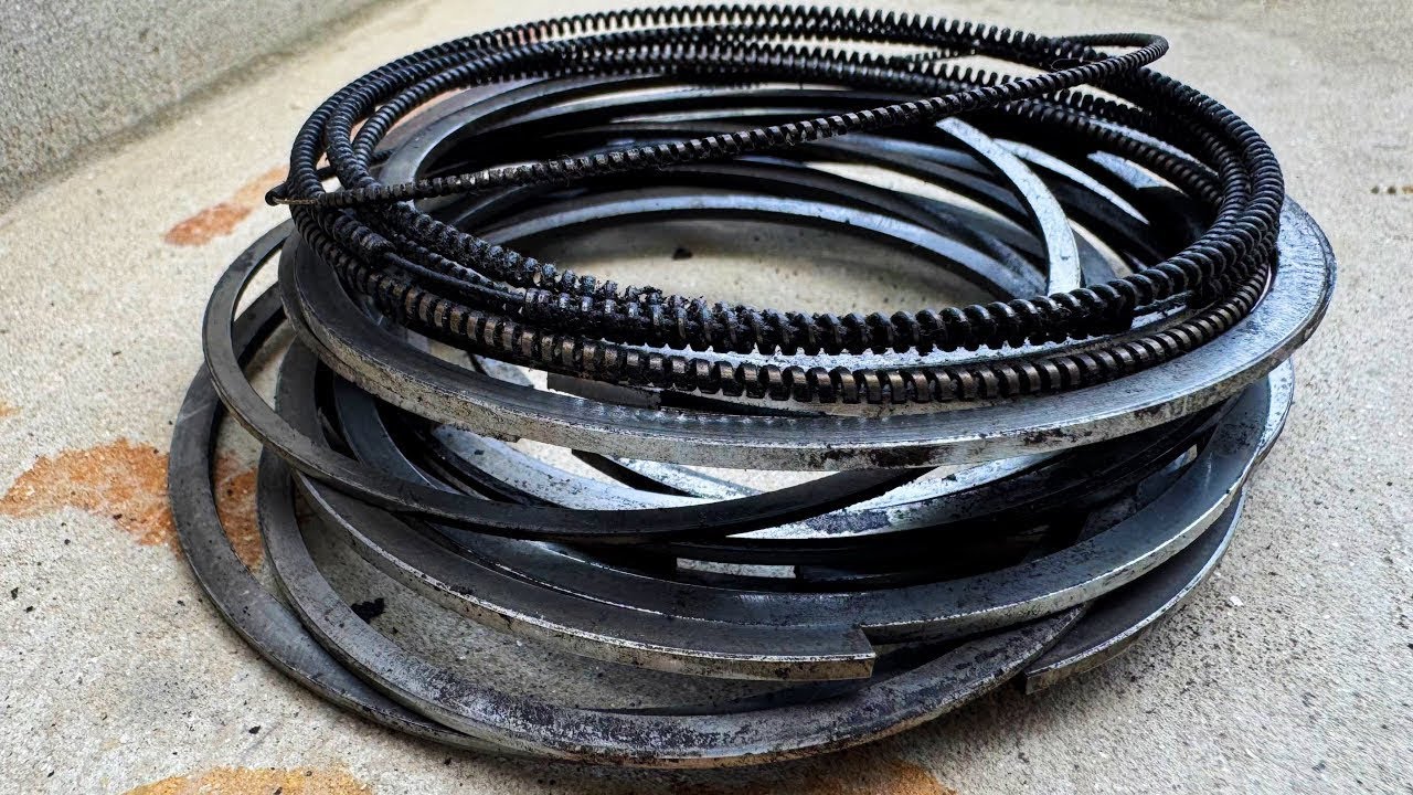 The Secret Life of Piston Rings Forged Into Damascus Knife