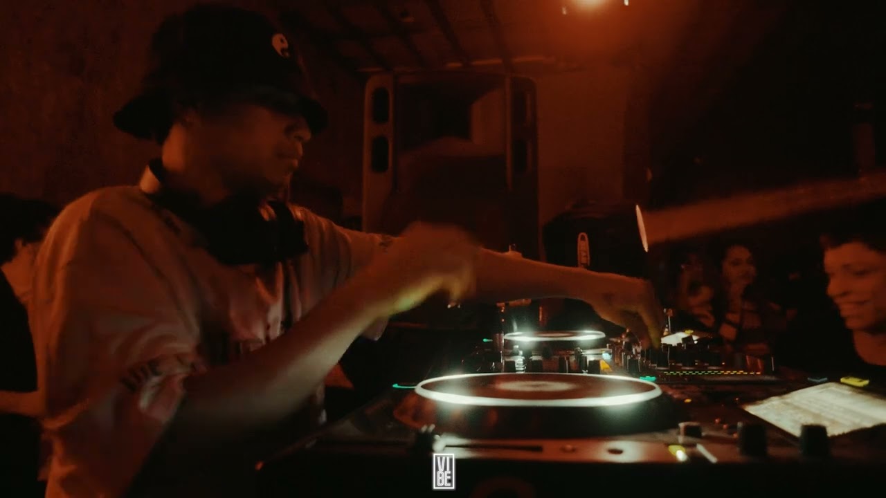 JAVIER TORREALBA | @VIBE - CHILE